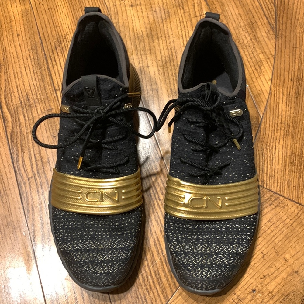 Under Armour Mens Cam Newton C1N 442 Snesker Sz 11. Black & Gold